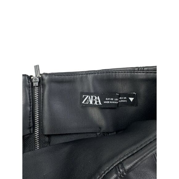 Zara - High Waisted Peather Mini Skirt in Black - Picture 2 of 3